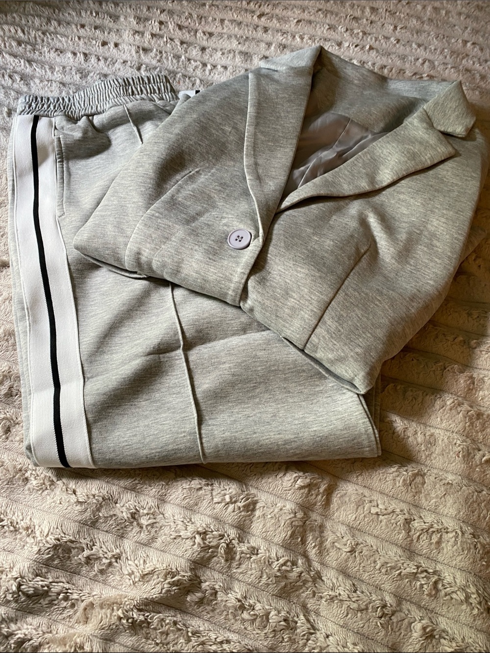 NWOT, Woman Light Gray Business Suit - Casual with Pin Strip Down Big Pocket - Picture 4 of 5